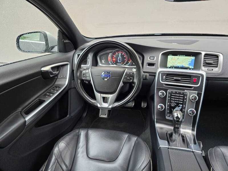 2016  Volvo  S60