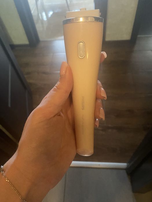 Прилад для очищення обличчя PHILIPS VisaPure Essential