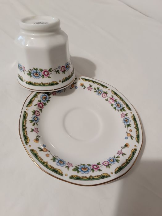 Chávena de Chá e pires branca verde e dourado