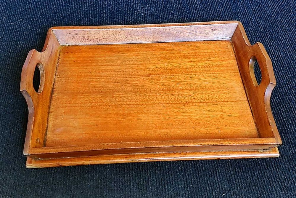 Tabuleiro de servir antigo em madeira maciça