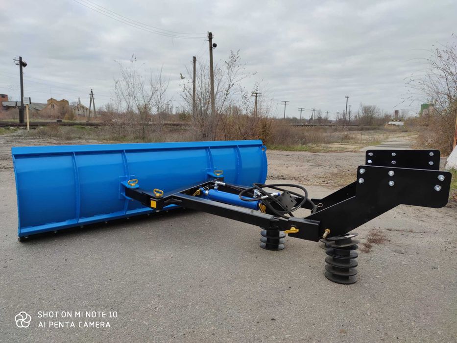 Лопата снегоуборочная,отвал снегоуборочный на МТЗ ЮМЗ Т-40.