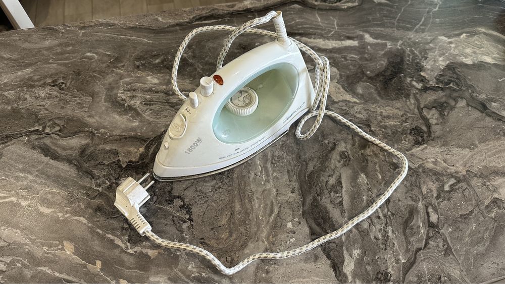 Утюг для одежды Clatronic