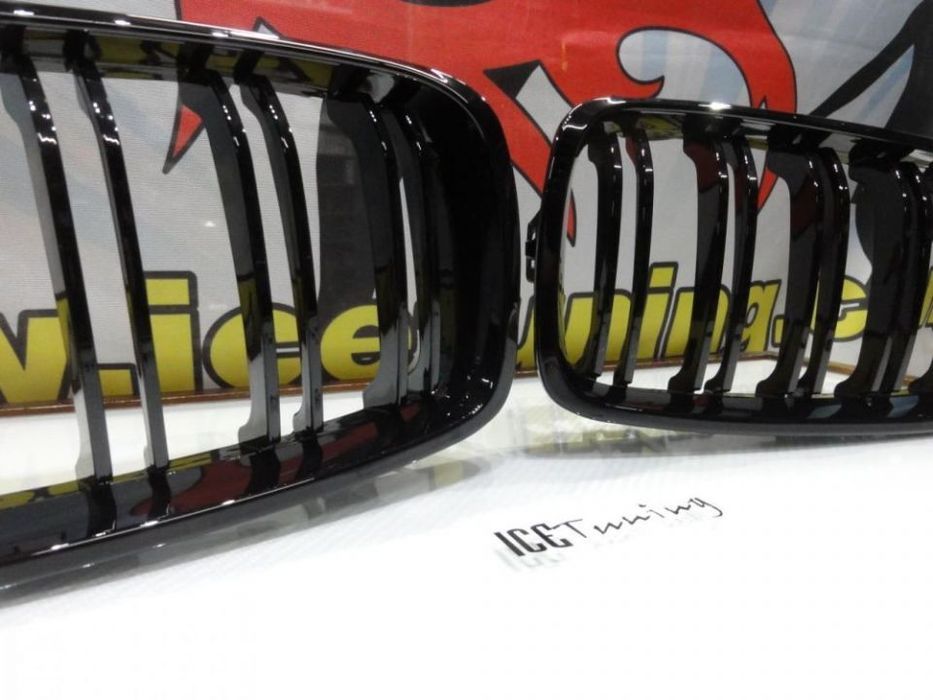 Grelha frontal BMW F32 / F32 / F36 M4 look / dupla lâmina em preto piano brilhante