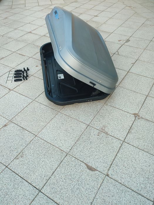 Bagageira de máximo 50kg (320 litros)