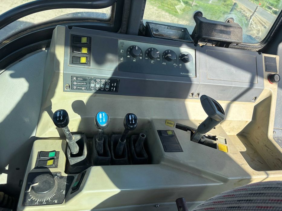Valmet Valtra  8050 nie Renault