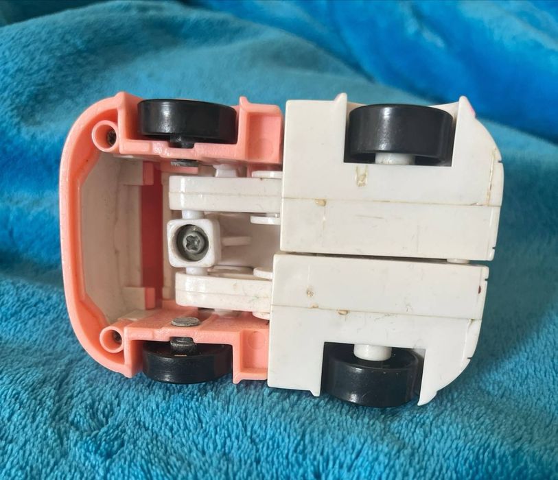Robocar Poli Amber ambulans autko figurka transformująca ok. 9 cm