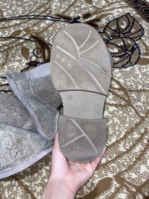 Жіночі сапожки бежеві шкіряні