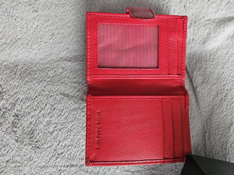 Czerwony, mały portfel