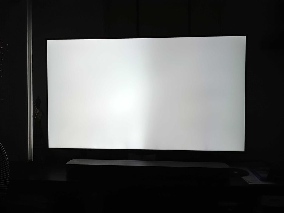 Samsung 50au9005 TV 4K 50 Polegadas com leve defeito