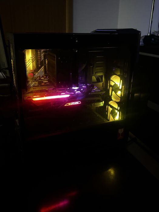 PC gamer AMD ryzen 7 5800x, RX 7600 XT, 16GB RAM