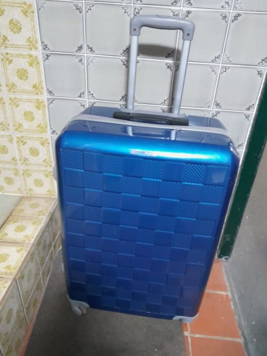 Валіза 75х50х35см