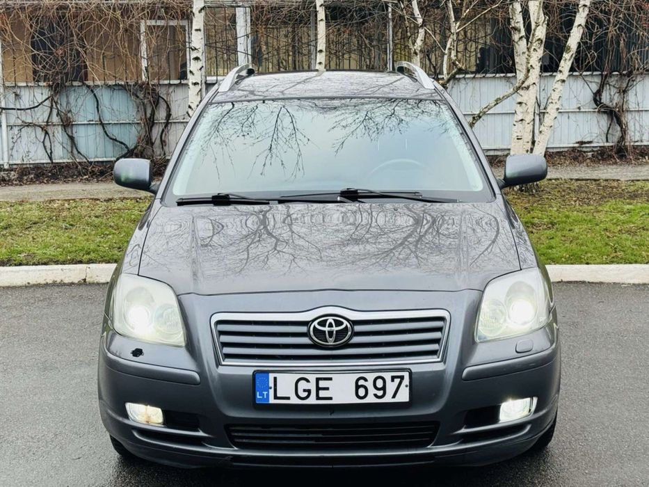 Продам TOYOTA AVENSIS універсал