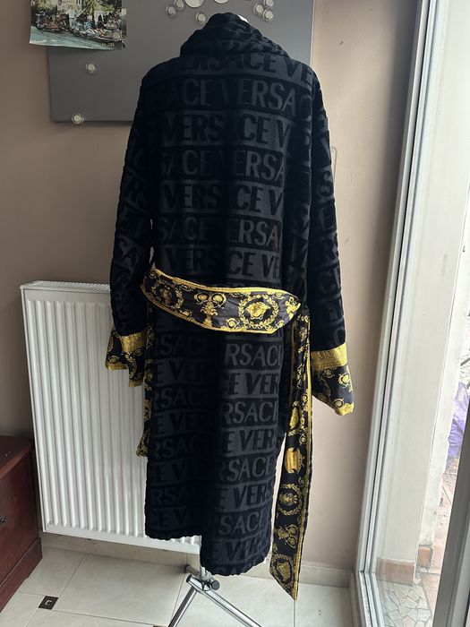 Bath robe premium vitkac farfetch versace gianni Old money
