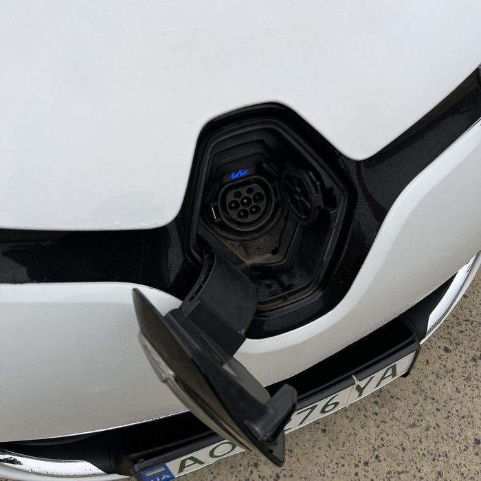 Renault zoe 41 kwt 2019. Запас ходу 300км