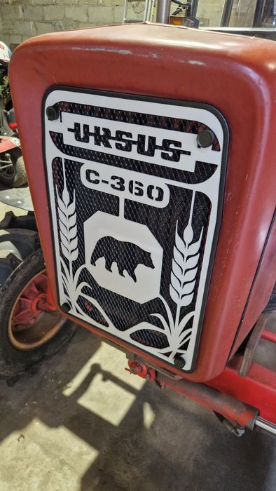 Grill / siatka maski Ursus c360/c330 z Niedzwiedziem