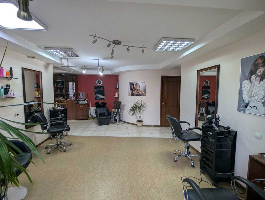 Здамо в оренду робочі місця в салоні краси "Діва" по Гоголя 453