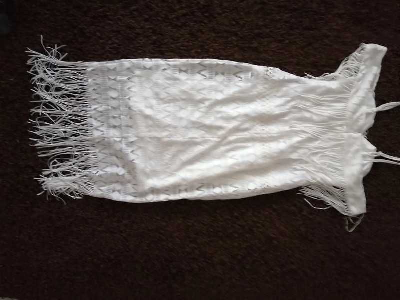 Piękna biała sukienka z frędzlami Asos roz. M-L