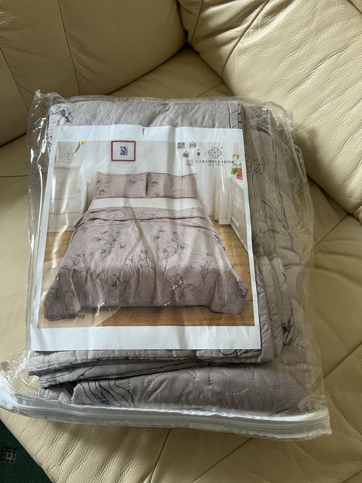 Покривало з наволочками