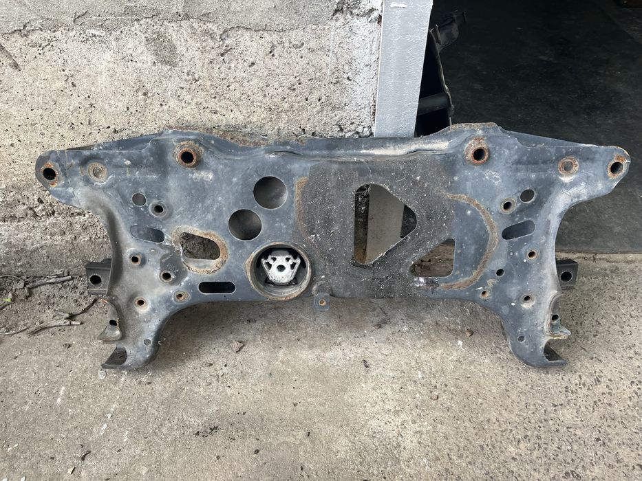 Подрамник Passat NMS