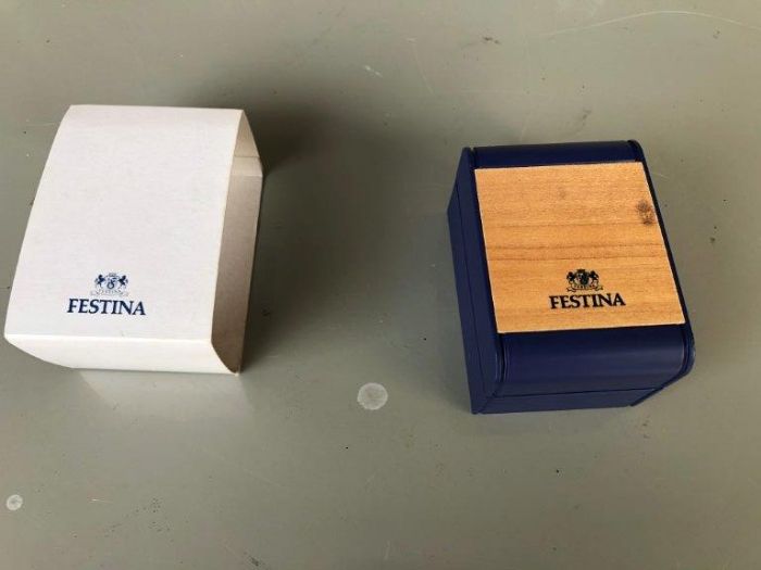 Relógio Marca Festina em prata