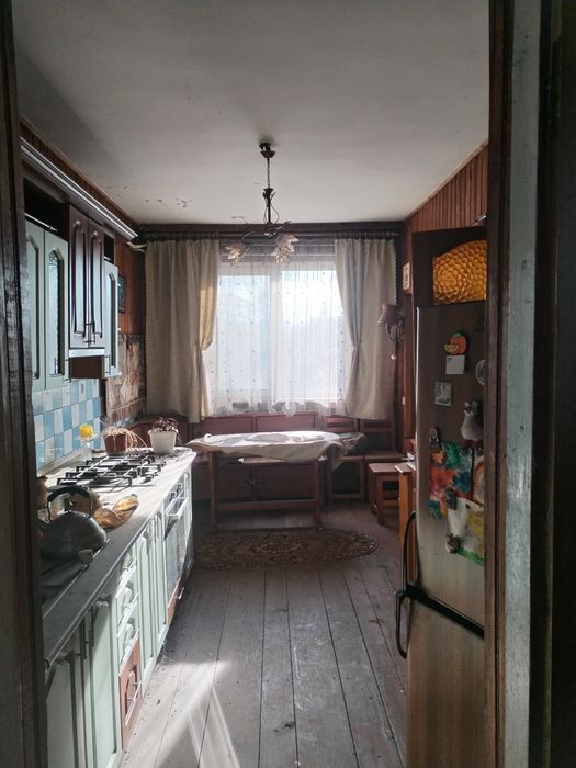 Продається будинок неподалік від центру міста