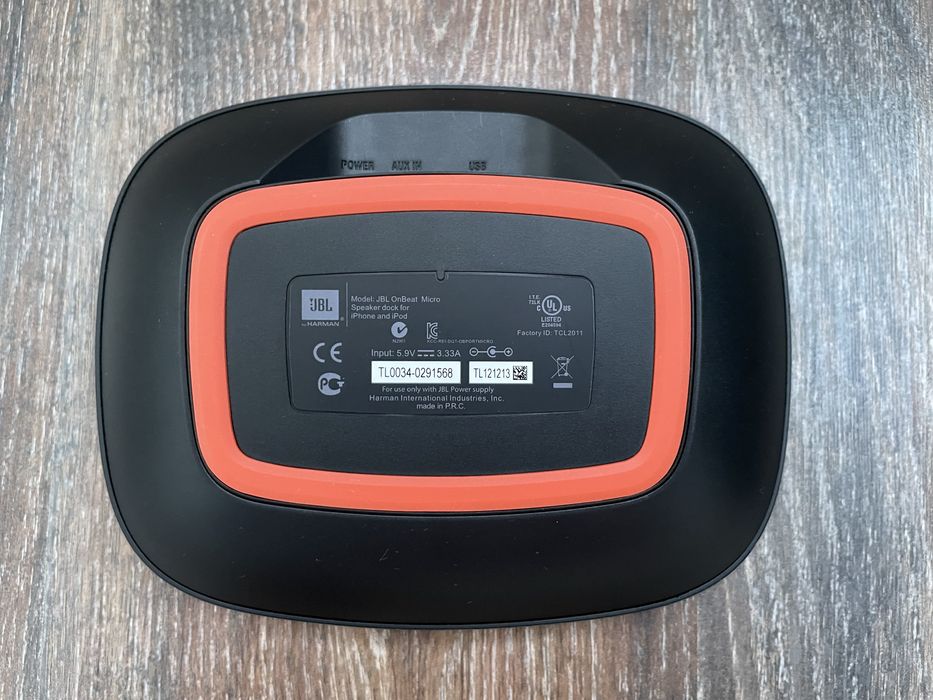 Докстанция JBL OnBeat Micro для iPhone и iPod