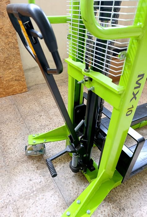 Empilhador manual / Stacker