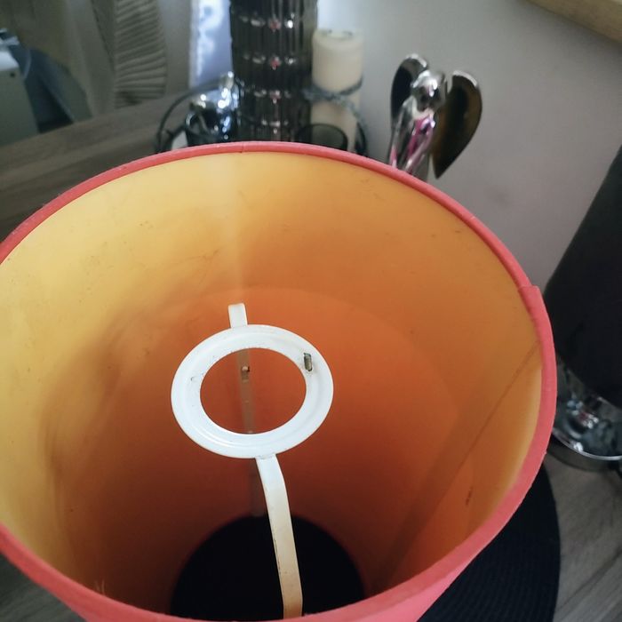 Abażur pomarańcz - ciemny róż ikea razem z długą podstawą.