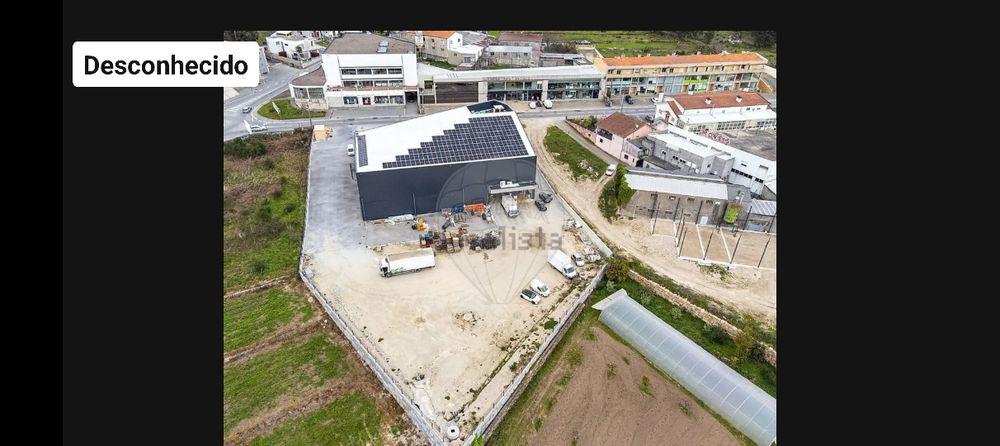 Alugo armazém com 700m2 00m2