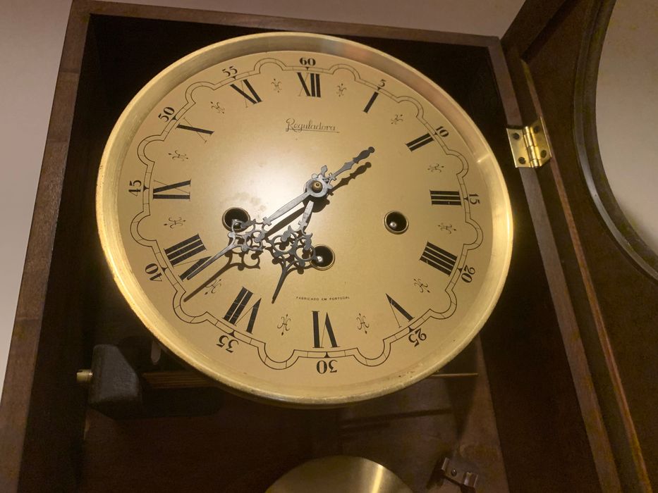 Relógio de parede reguladora impecável. Certinho