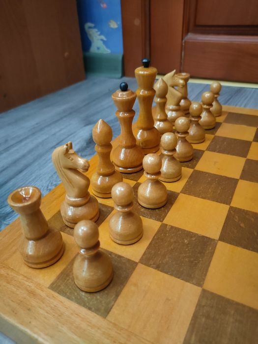 Игровой набор шахматы Юность 40х40 см. Советского времени.