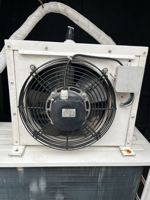 Холодильний агрегат. Холодильник для квітів.