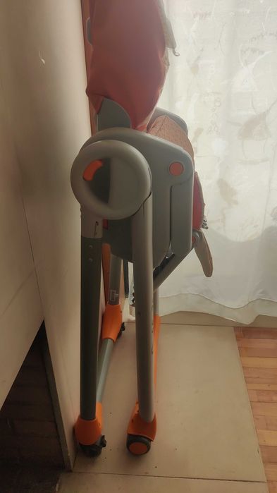 Cadeira de refeição para bebé