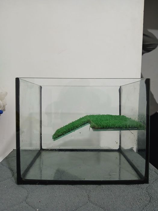 Продам акваріум для черепахи , можна і для риб