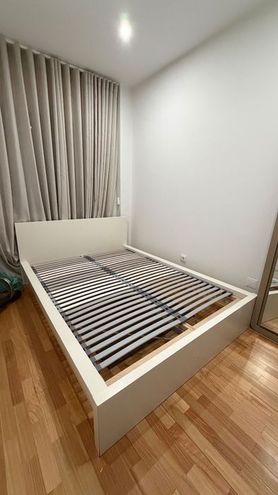 Cama de Casal IKEA MALM 140x200 cm com Estrado LÖNSET