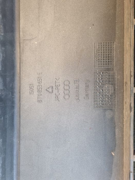 Grill, Atrapa do Audi A5, komplet ze znaczkiem Audi