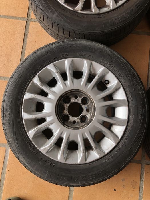 Jantes com pneus