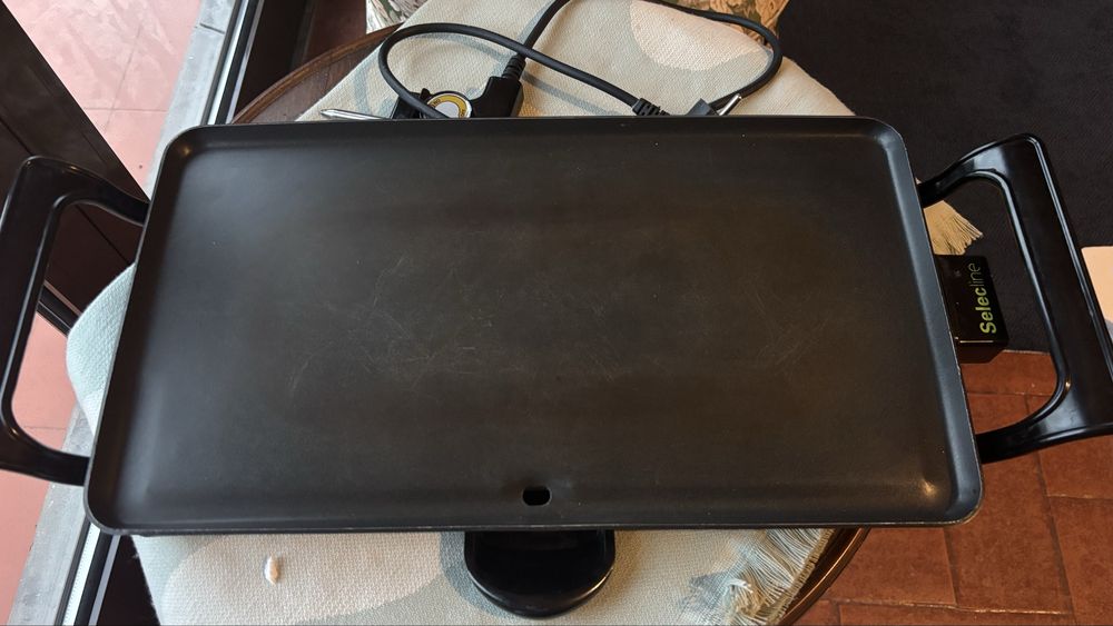Electric grill, very practical