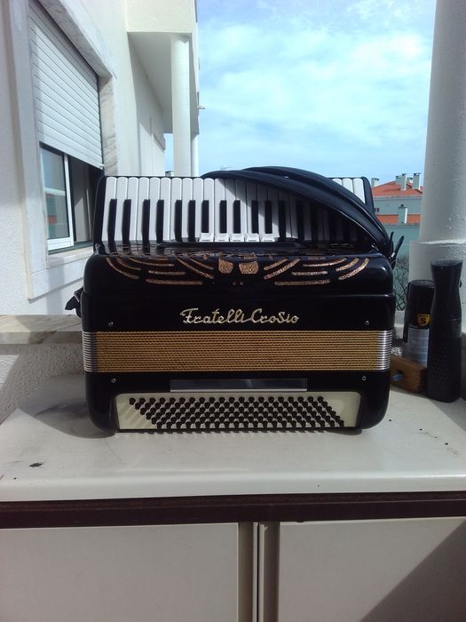 Acordeão Fratelli Crosio Italiano 3a voz -  Teclado Piano