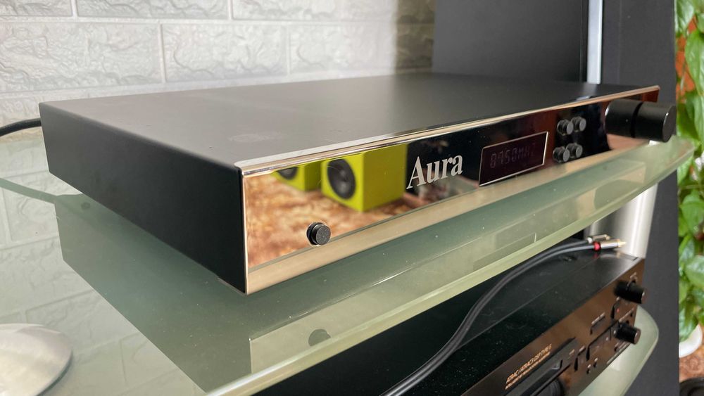Стерео тюнер Aura TU-80