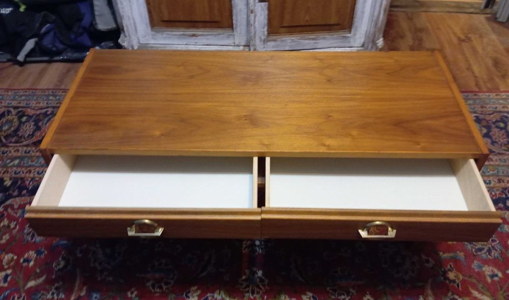 Konsolka w stylu mid centure