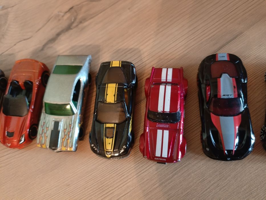 Машинки Hot wheels