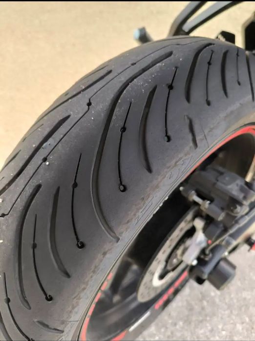 Moto  Yamaha trecer 7