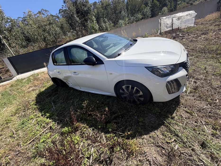 Peugeot 208 a trabalhar poucos km novo modelo