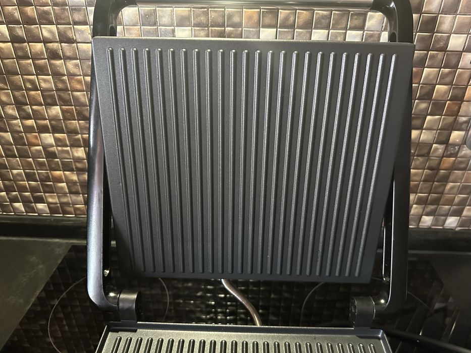 Гриль- прес електричний Polaris PGP 1502