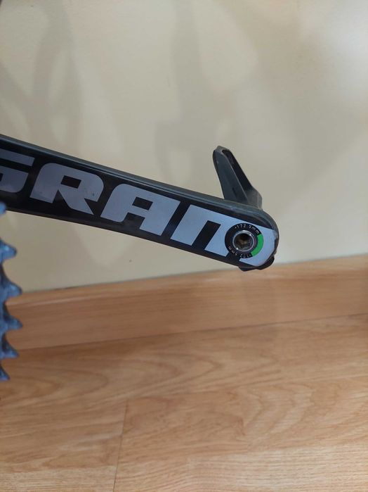 Sram red, 2-10v ped. 53-39 bb30