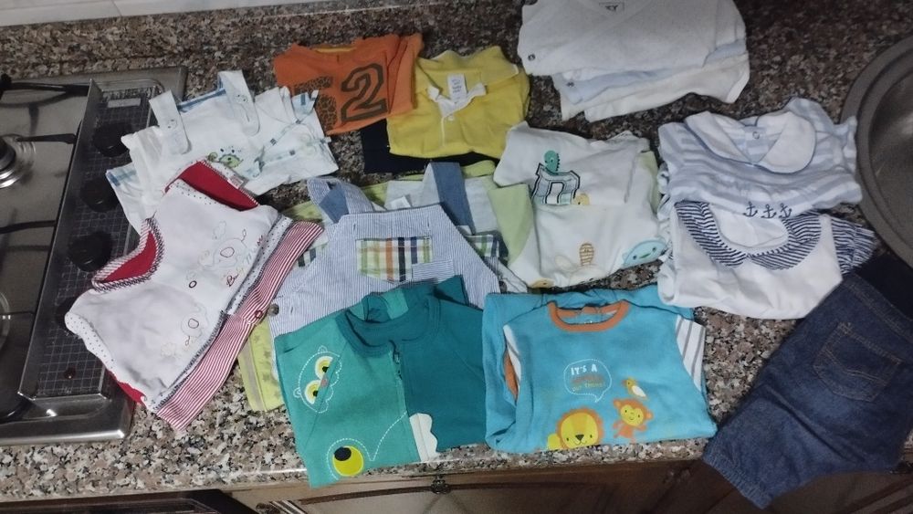 Calçado e roupa até aos quatro anos