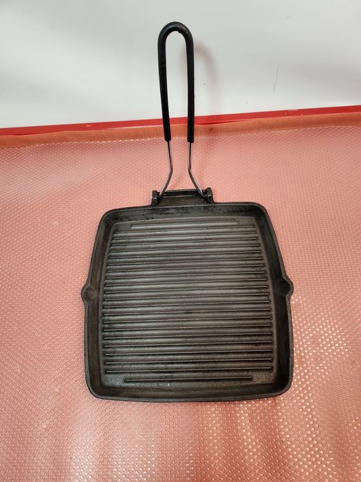 Żeliwna patelnia grillowa