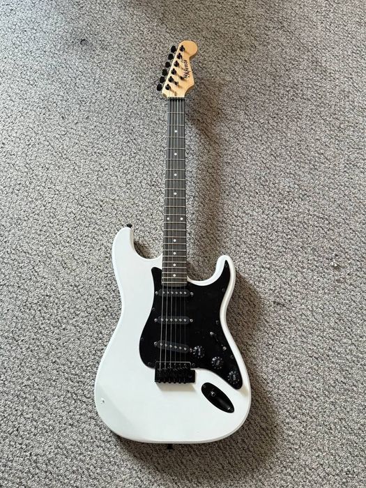 Нова електрогітара .