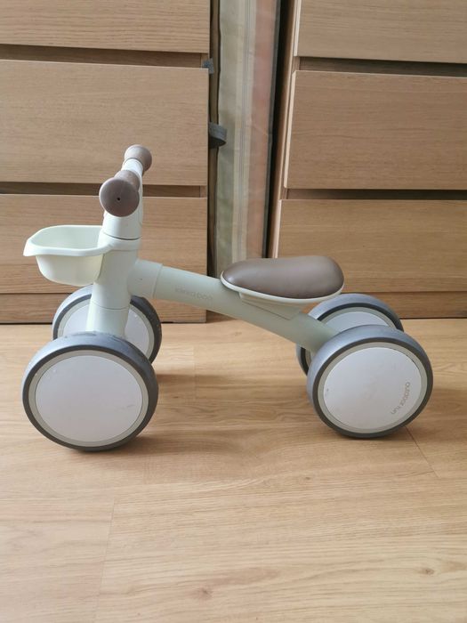 Triciclo criança 1 a 3 anos